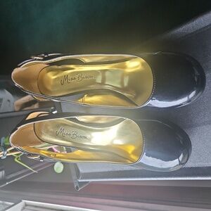 Mia Brown Black Patent Leather Heels